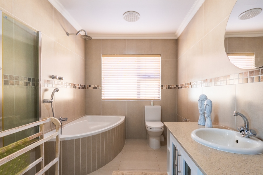 3 Bedroom Property for Sale in Monte Christo Western Cape